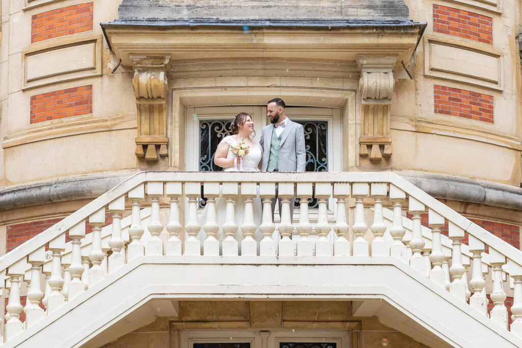 Sortie de la mairie de Versailles par l'arrière
